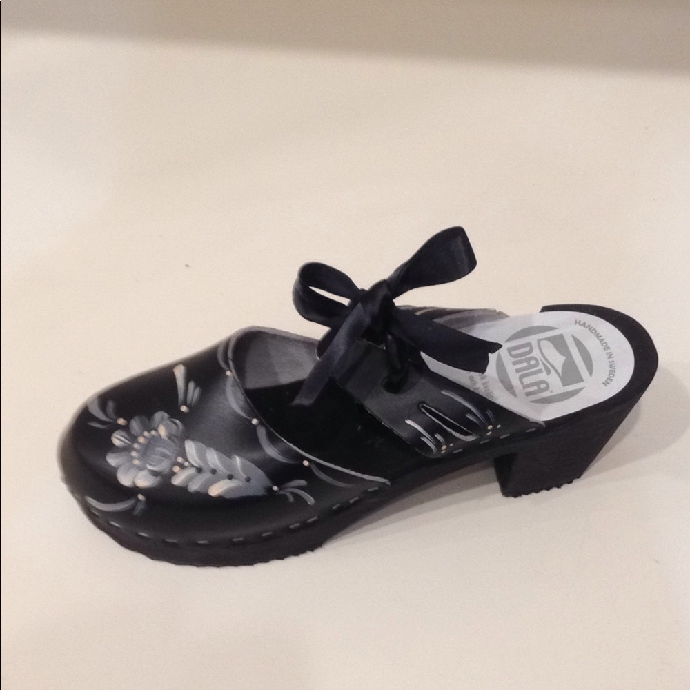Dala Swedish Clog in Black Hand Painted  Detail